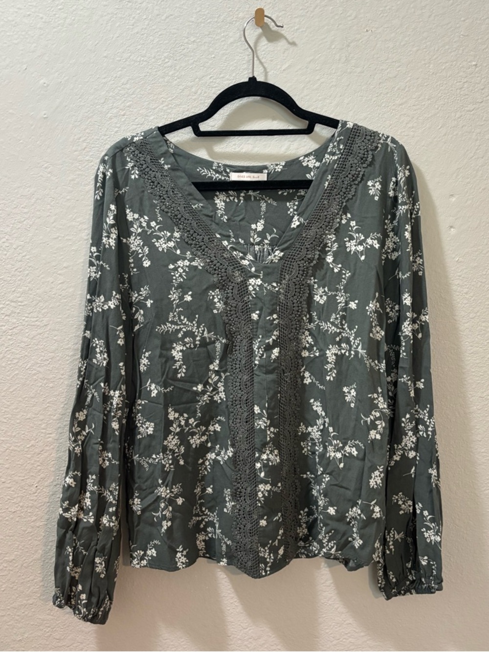 Skies Are Blue Green Floral Lightweight Flowy Boho Blouse Size Large
